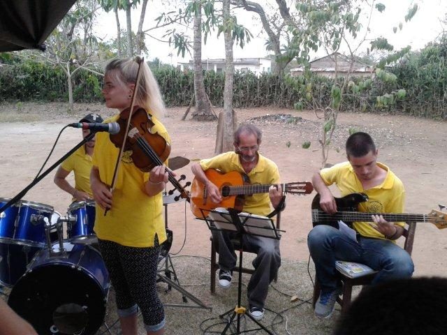 La scuola di musica Sonr&iacute;e a Rodas, Cuba