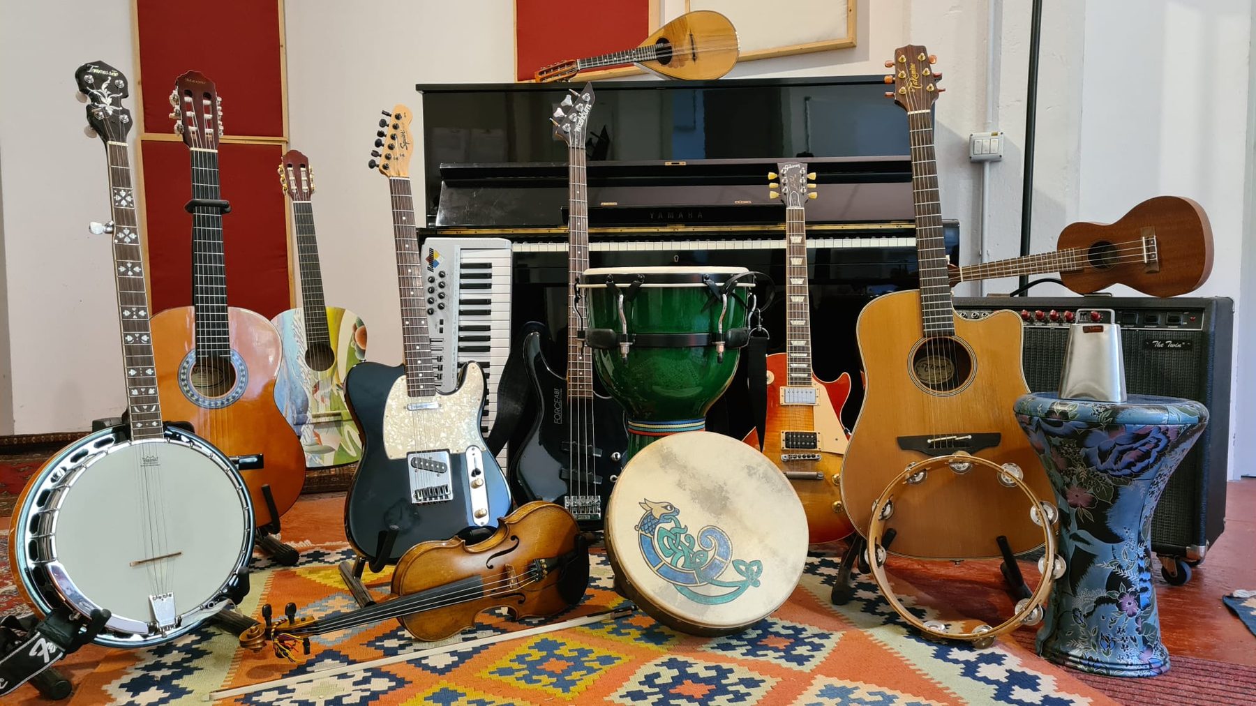 Strumenti donati al mercatino